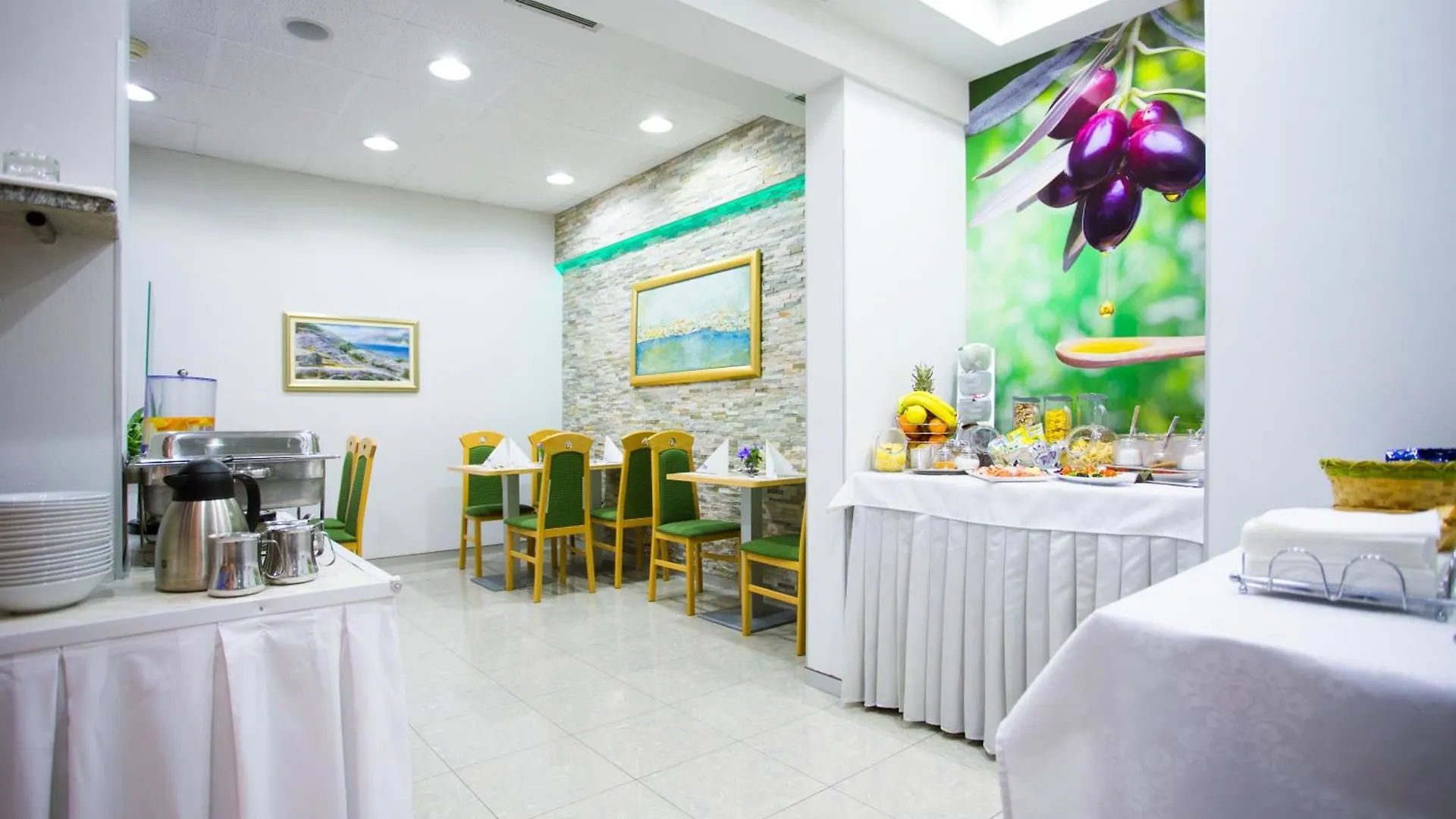 Hotel More سبليت 3*,